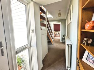 Pyfleet Close - click for photo gallery